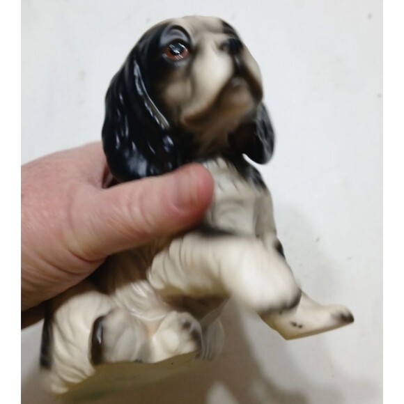 Vtg Japan Cocker Spaniel Ceramic Figurine Dog Black White About 5 Inches FLAW - Picture 2 of 11